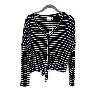 Good Luck Gem Shirt Cropped Women Size Large Tie Front Black White NWT 90s Chic